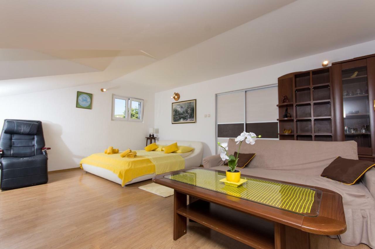 Apartmani Zana Okrug Gornji Esterno foto