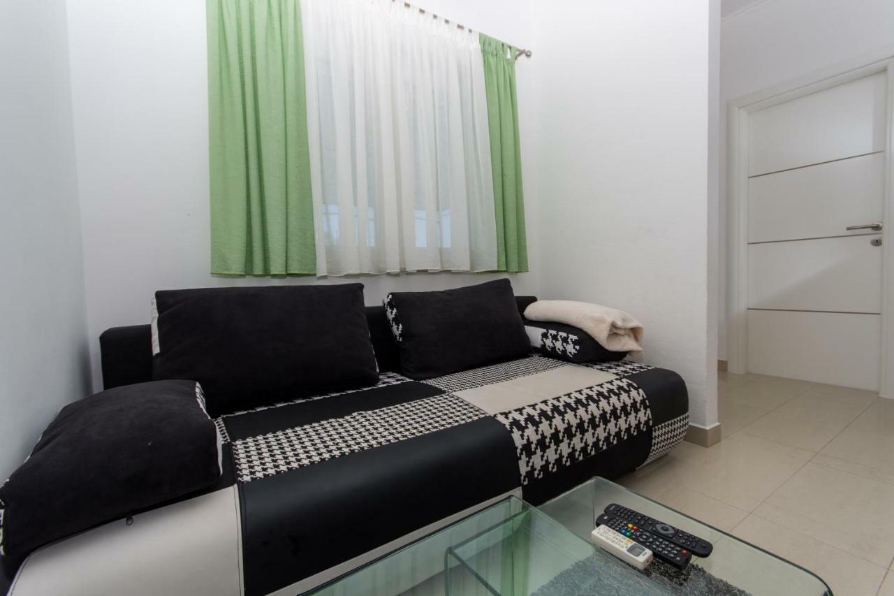 Apartmani Zana Okrug Gornji Esterno foto